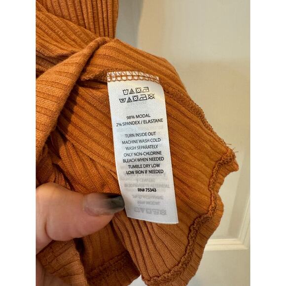 Cynthia Rowley size extra small ribbed tank top - Picture 4 of 4